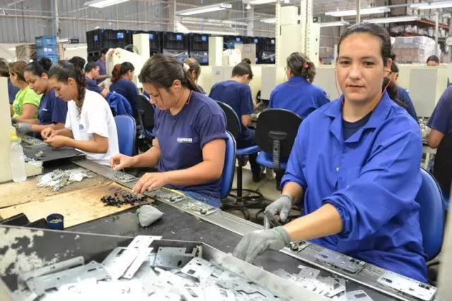 empregos rj Ajudante de Producao