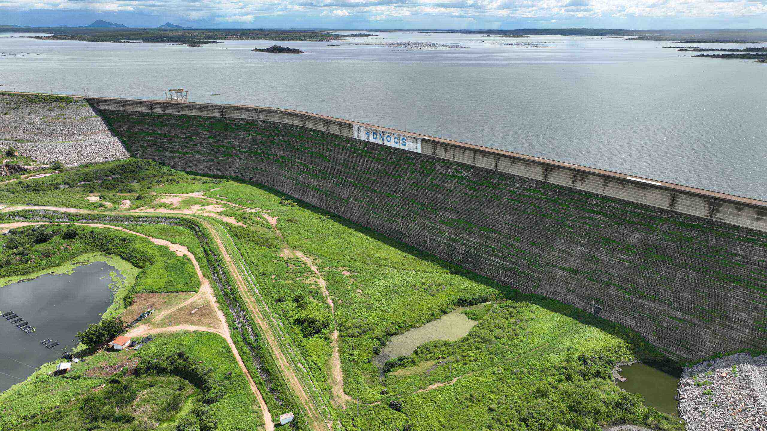 Açude Castanhão no Ceará, começa a receber as águas da Transposição do rio São Francisco