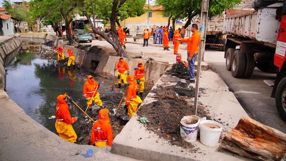 Prefeitura de Fortaleza inicia mutirão de limpeza na cidade