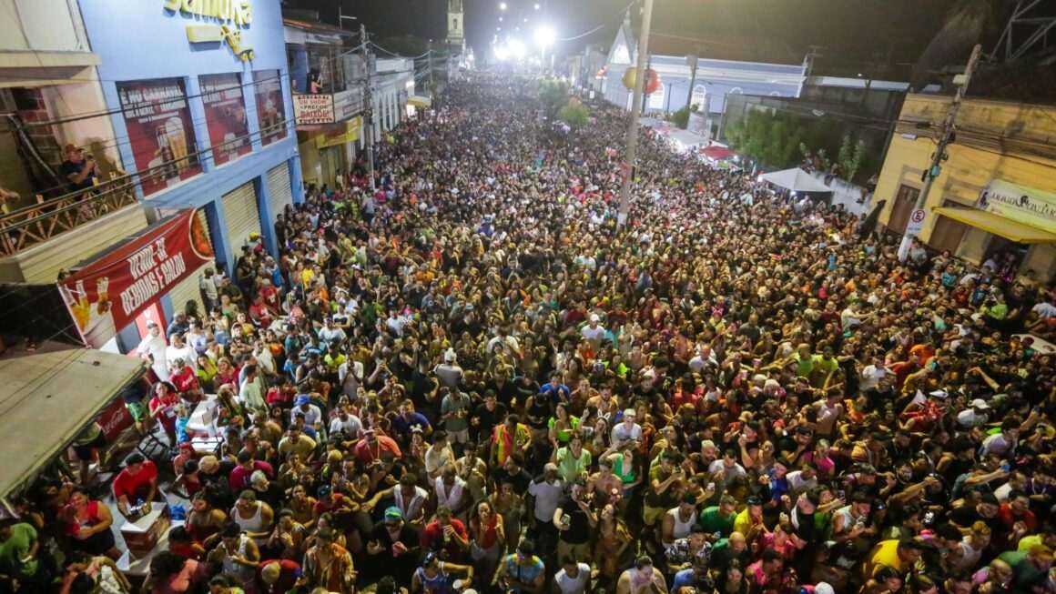 Expectativa que o carnaval 2025 no Ceará  movimente R$ 744,2 milhões na economia do estado