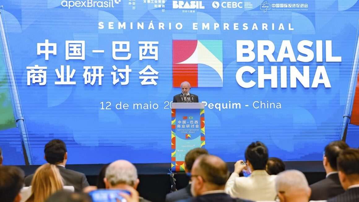 Na China, Lula anuncia que o país investira R$ 27 bilhões no Brasil