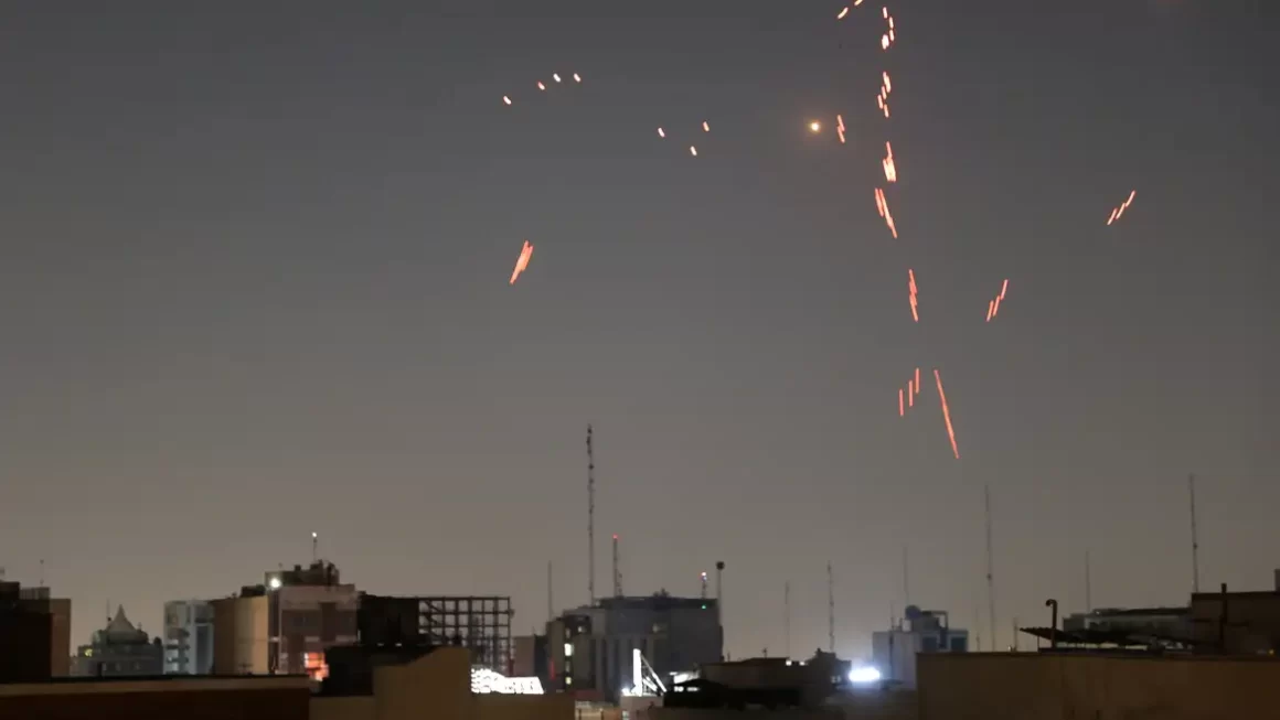 A Embaixada do Brasil em Tel Aviv começa a identificar brasileiros que querem deixar Israel