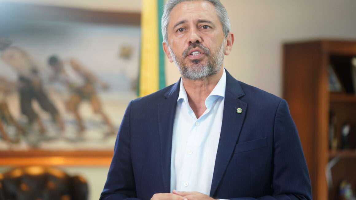 Governador Elmano de Freitas faz pronunciamento sobre impacto do “tarifaço” dos EUA