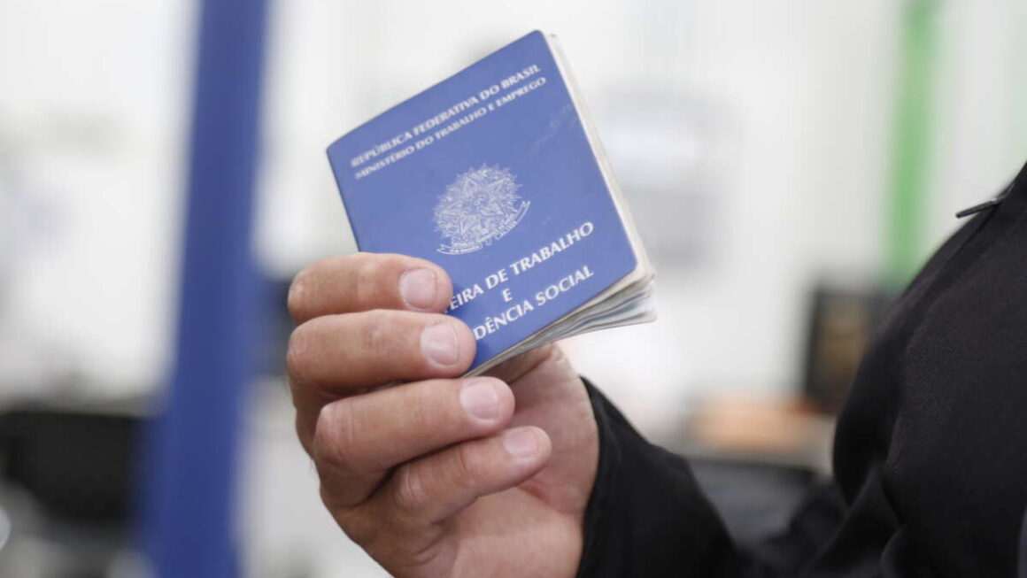 Mais de 25,8 mil vagas de trabalho com carteira assinada foram criadas no Ceará em 2025