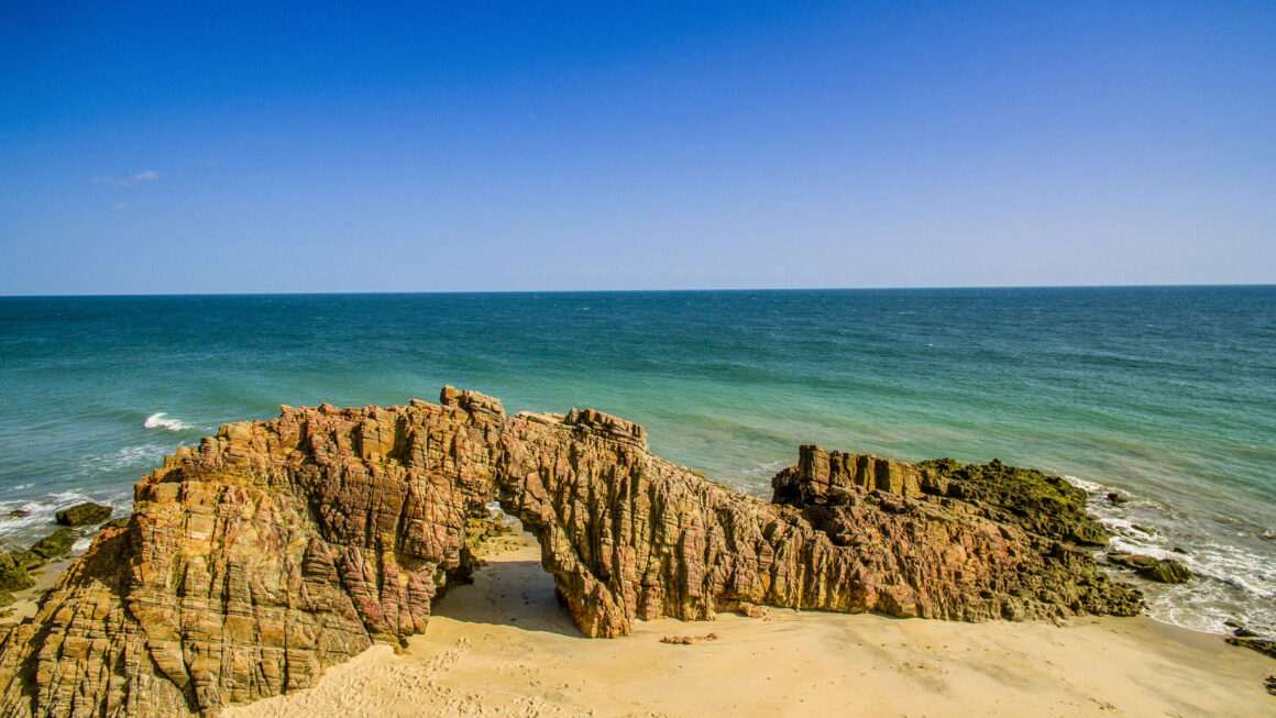 Mais de meio milhão de turistas visitaram o Ceará na alta estação de julho e gera R$ 3,57 bilhões