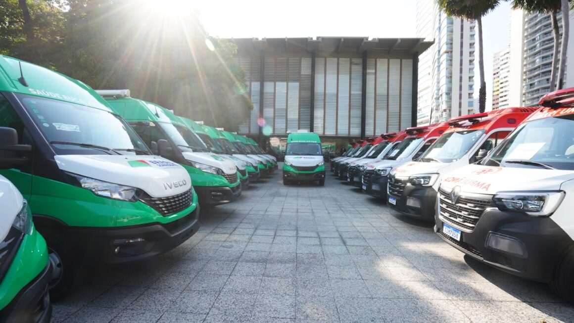 Em parceria com o Governo Lula, Ceará recebe novas unidades móveis para o Samu e para atendimento odontológico em áreas de difícil acesso