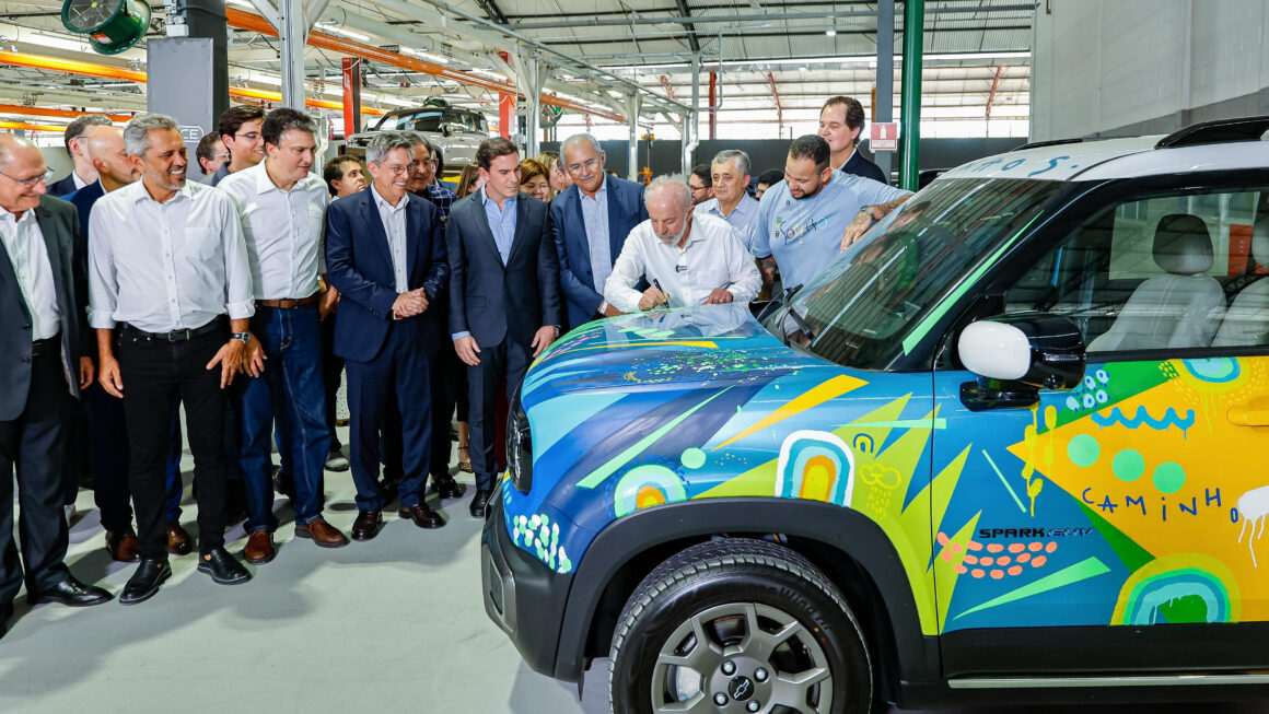 Histórico! Ceará ativa Polo Automotivo e lança dois carros elétricos da GM