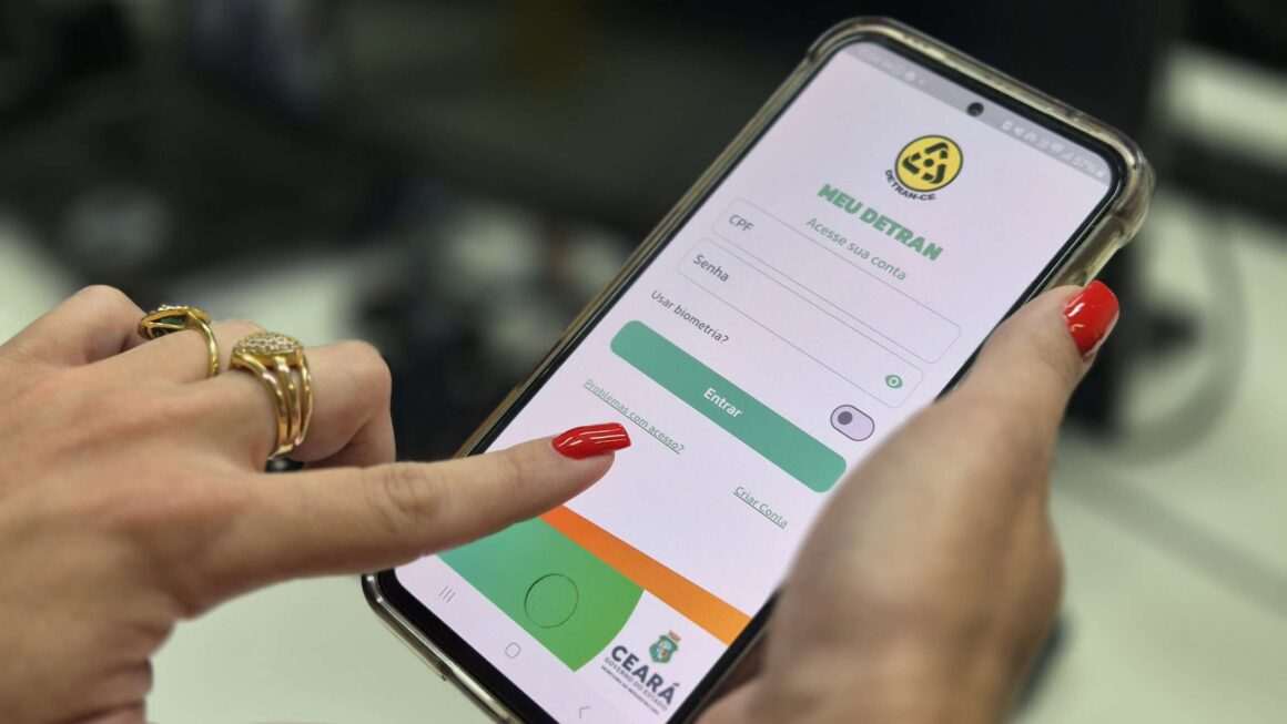DETRAN-CE DÁ SALTO DIGITAL | 21 NOVOS SERVIÇOS NA PALMA DA MÃO