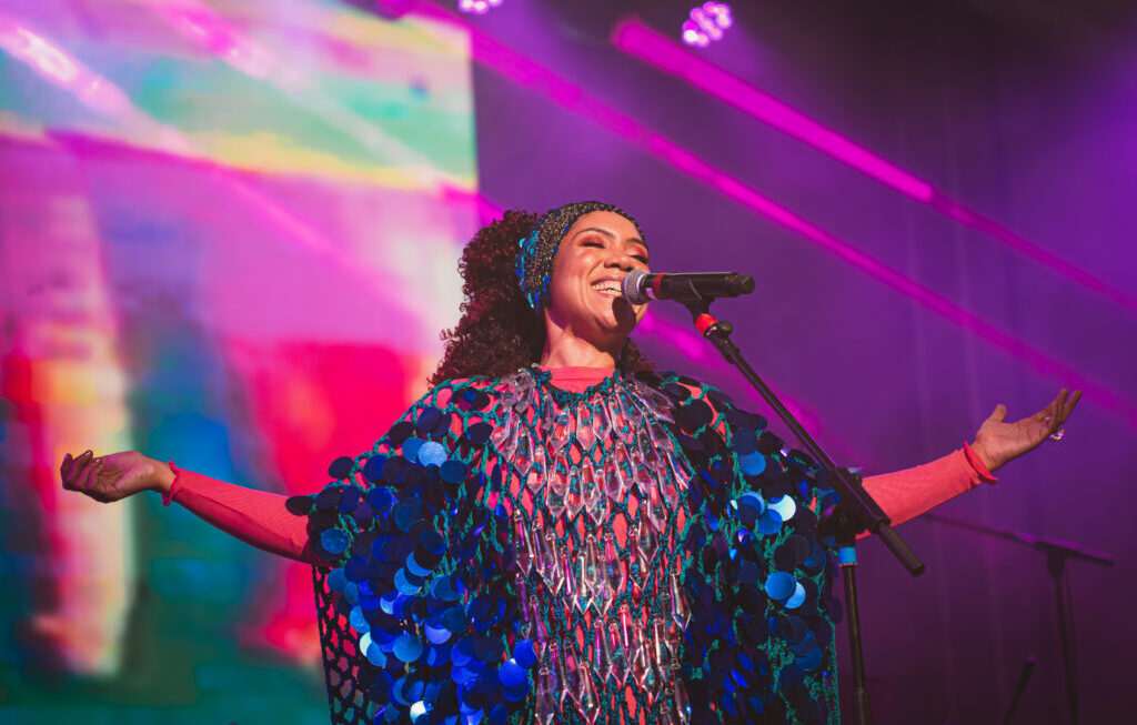 Música toma conta de Viçosa do Ceará com noite de shows e serenata no Festival Mi