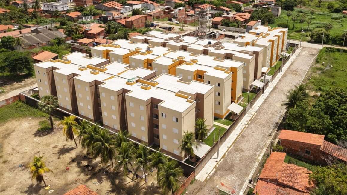 Residencial Santa Mônica é entregue a 176 famílias em Fortaleza
